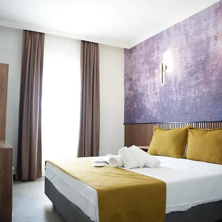 Hotel Quatro Life *